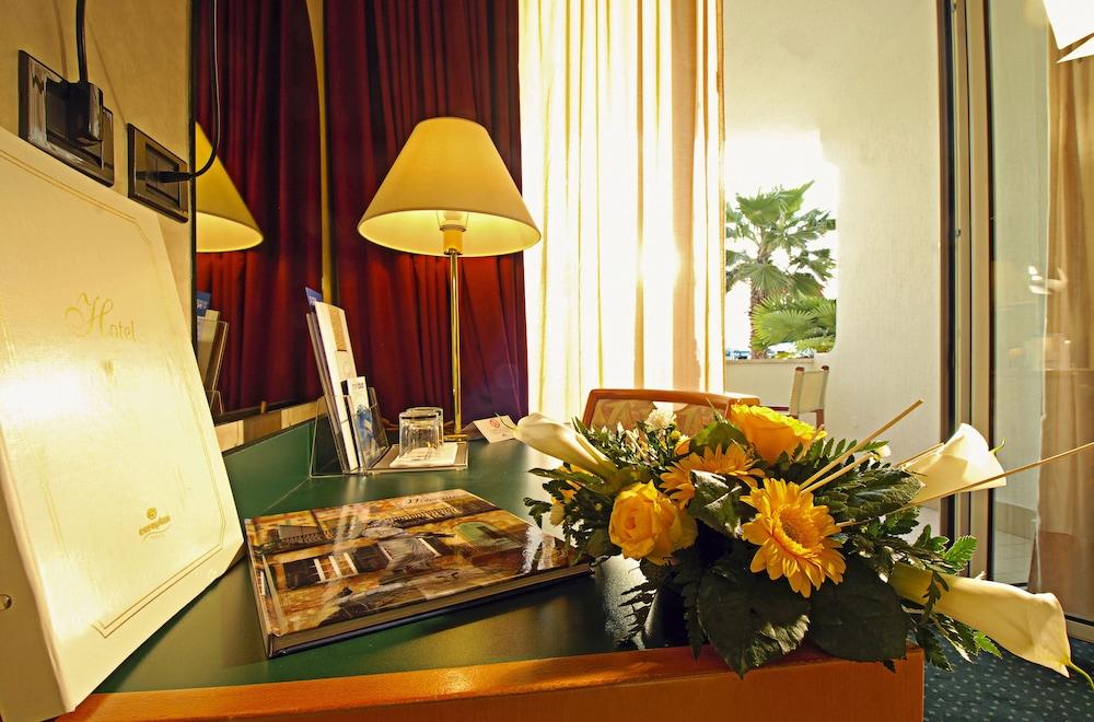 Hotel Nettuno Бардоліно Екстер'єр фото