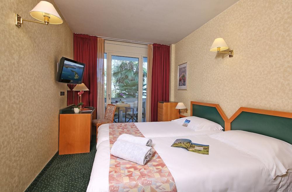 Hotel Nettuno Бардоліно Екстер'єр фото