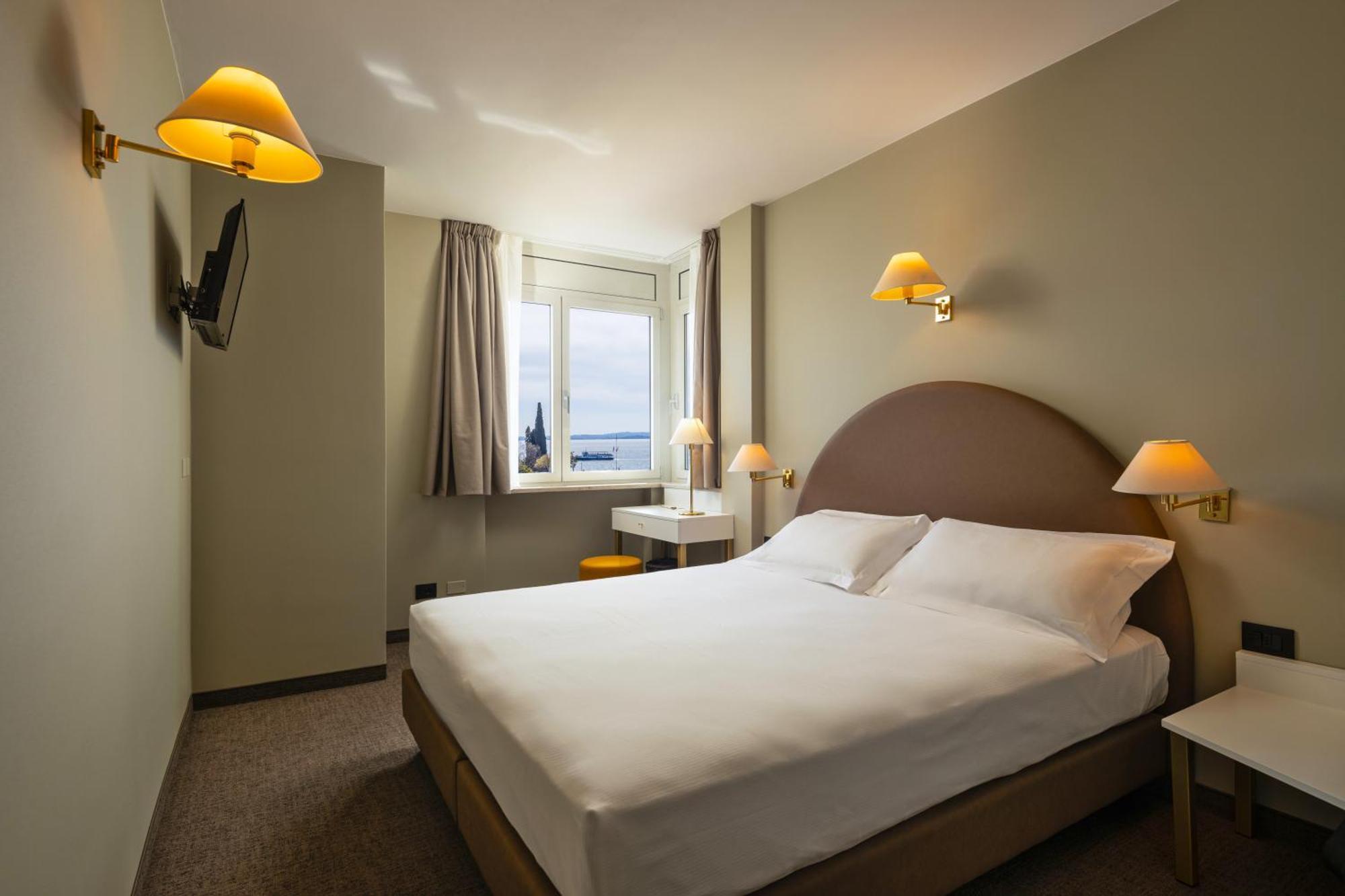 Hotel Nettuno Бардоліно Екстер'єр фото