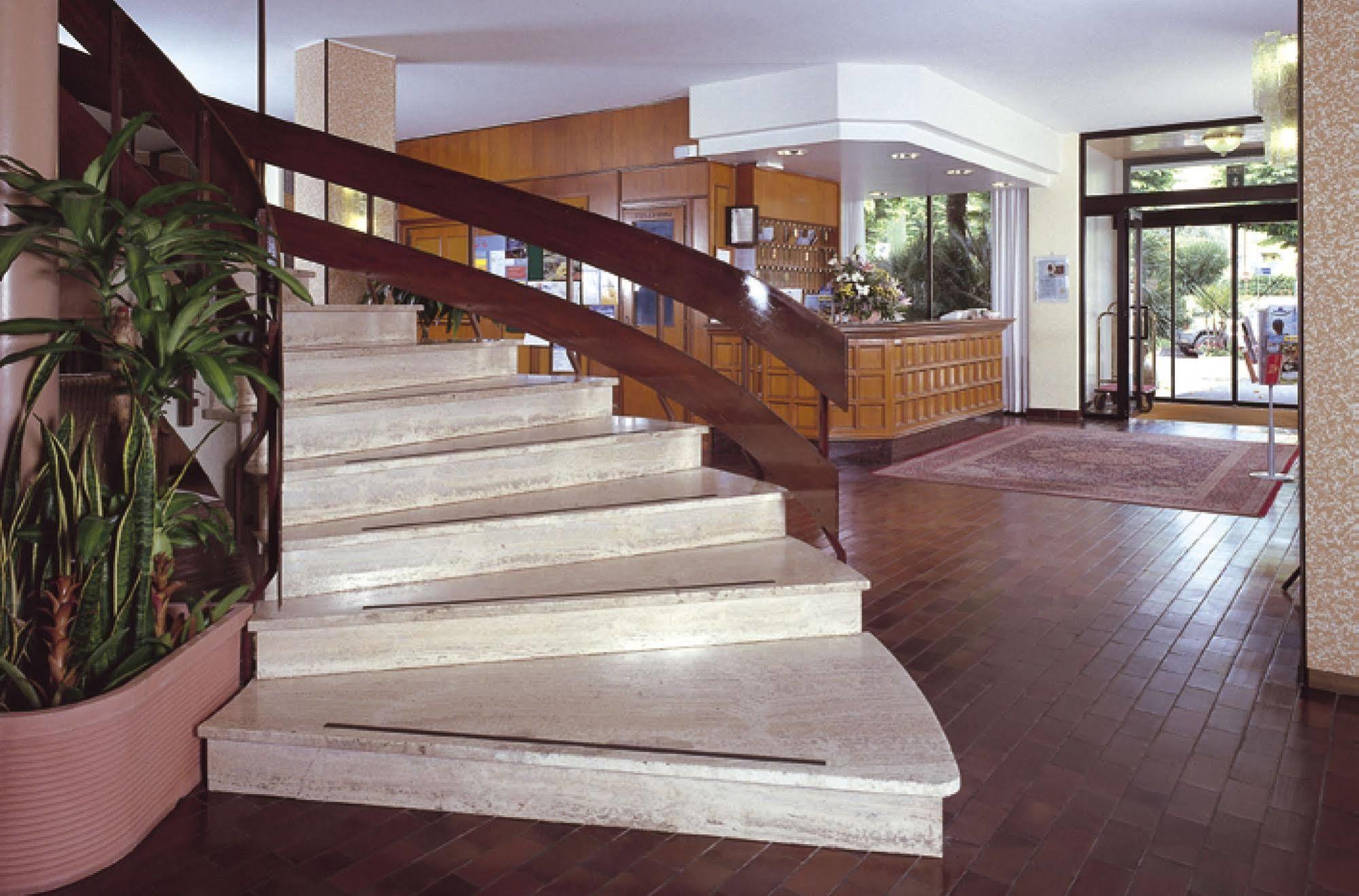 Hotel Nettuno Бардоліно Екстер'єр фото