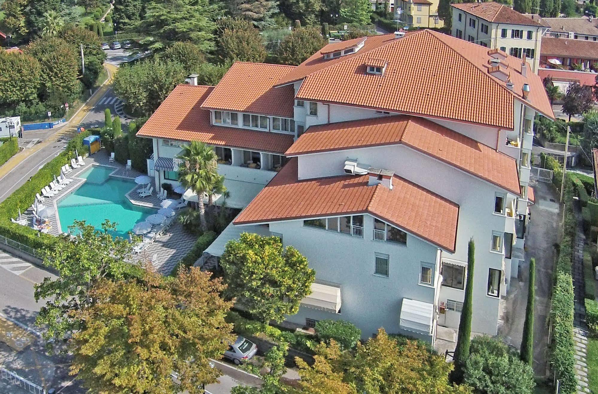 Hotel Nettuno Бардоліно Екстер'єр фото
