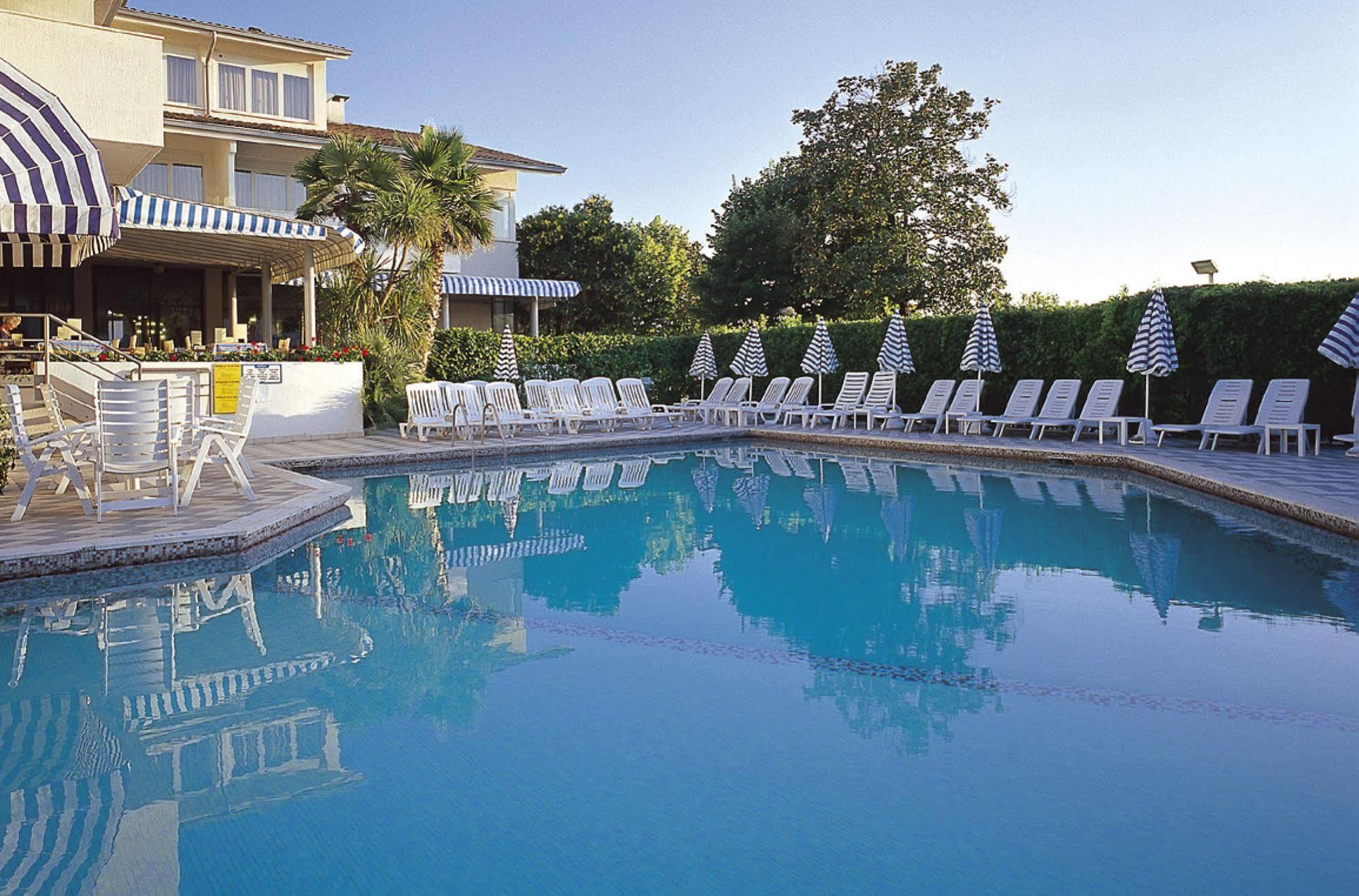 Hotel Nettuno Бардоліно Екстер'єр фото