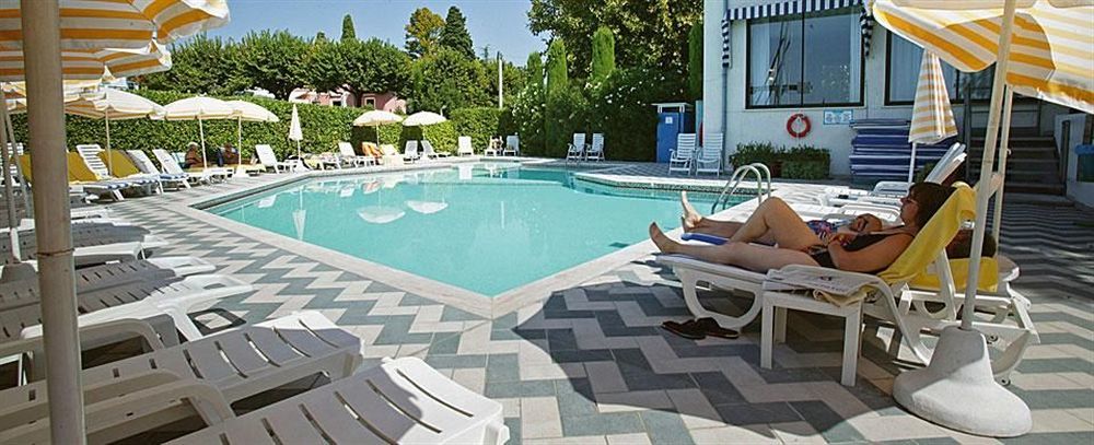 Hotel Nettuno Бардоліно Екстер'єр фото