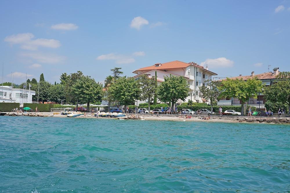 Hotel Nettuno Бардоліно Екстер'єр фото